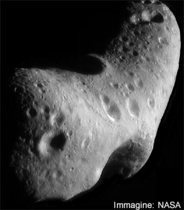 l'asteride Eros fotografato dalla sonda NEAR