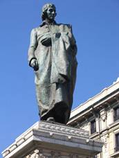 Monumento a Giuseppe Parini a Milano.